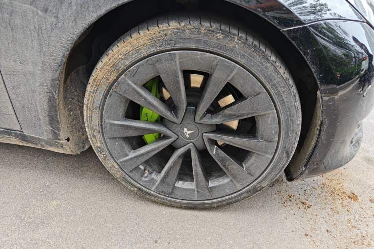 Used Tesla Model 3 2021 Standard Range Rear-Drive Upgraded Version Right Front Wheel Hub