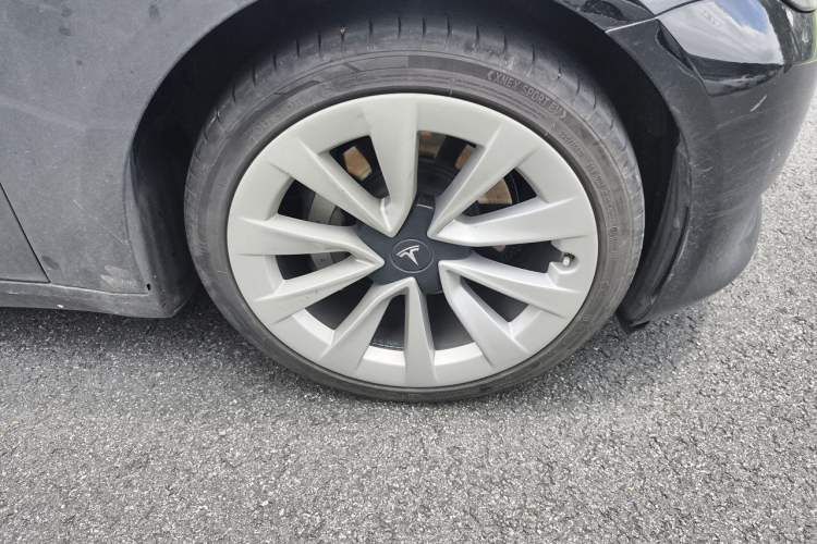 Used Tesla Model 3 2021 Standard Range Rear-Wheel Drive Upgraded Version 3D6 Right Front Wheel Hub