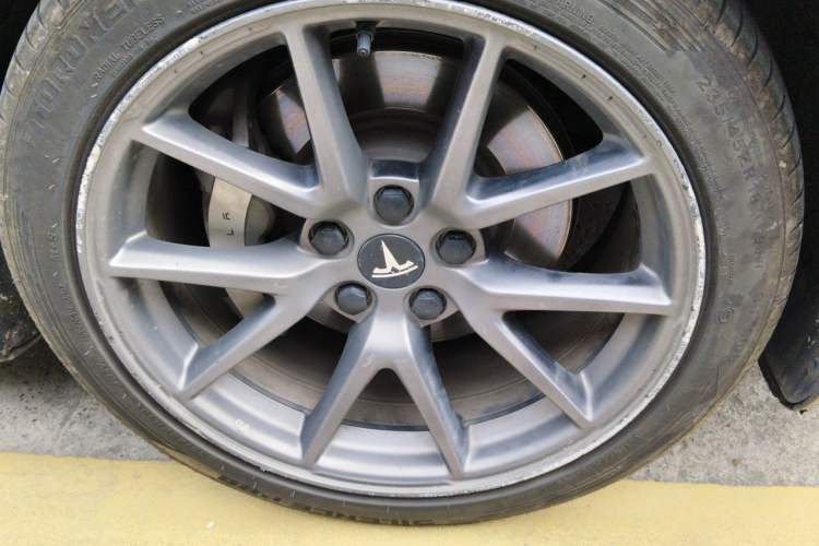 Used Tesla Model 3 2021 Standard Range Rear-Wheel Drive Upgraded Version 3D6 Right Front Wheel Hub