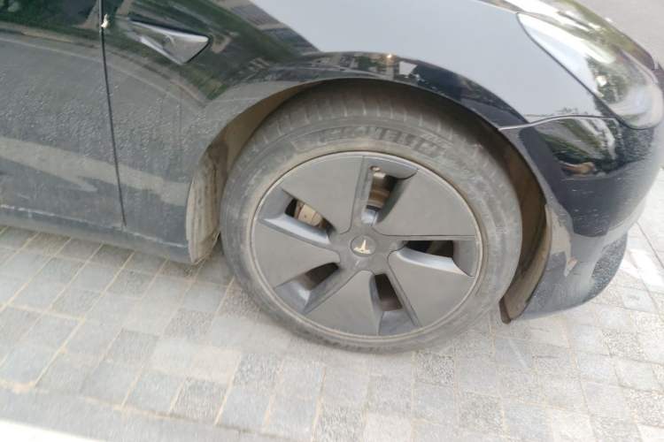 Used Tesla Model 3 2021 Standard Range Rear-Wheel Drive Upgraded Version 3D6 Right Front Wheel Hub