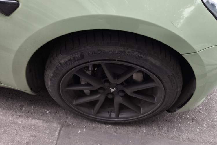 Used Tesla Model 3 2021 Standard Range Rear-Wheel Drive Upgraded Version 3D6 Right Front Wheel Hub