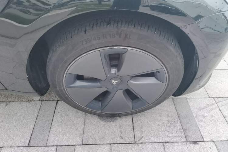 Used Tesla Model 3 2021 Standard Range Rear-Wheel Drive Upgraded Version 3D6 Right Front Wheel Hub