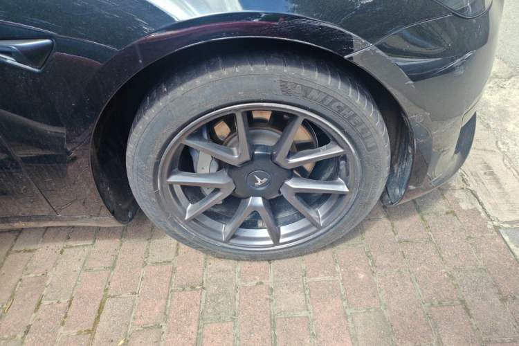 Used Tesla Model 3 2021 Standard Range Rear-Wheel Drive Upgraded Version 3D6 Right Front Wheel Hub