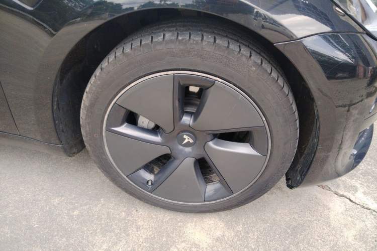 Used Tesla Model 3 2021 Standard Range Rear-Wheel Drive Upgraded Version 3D6 Right Front Wheel Hub