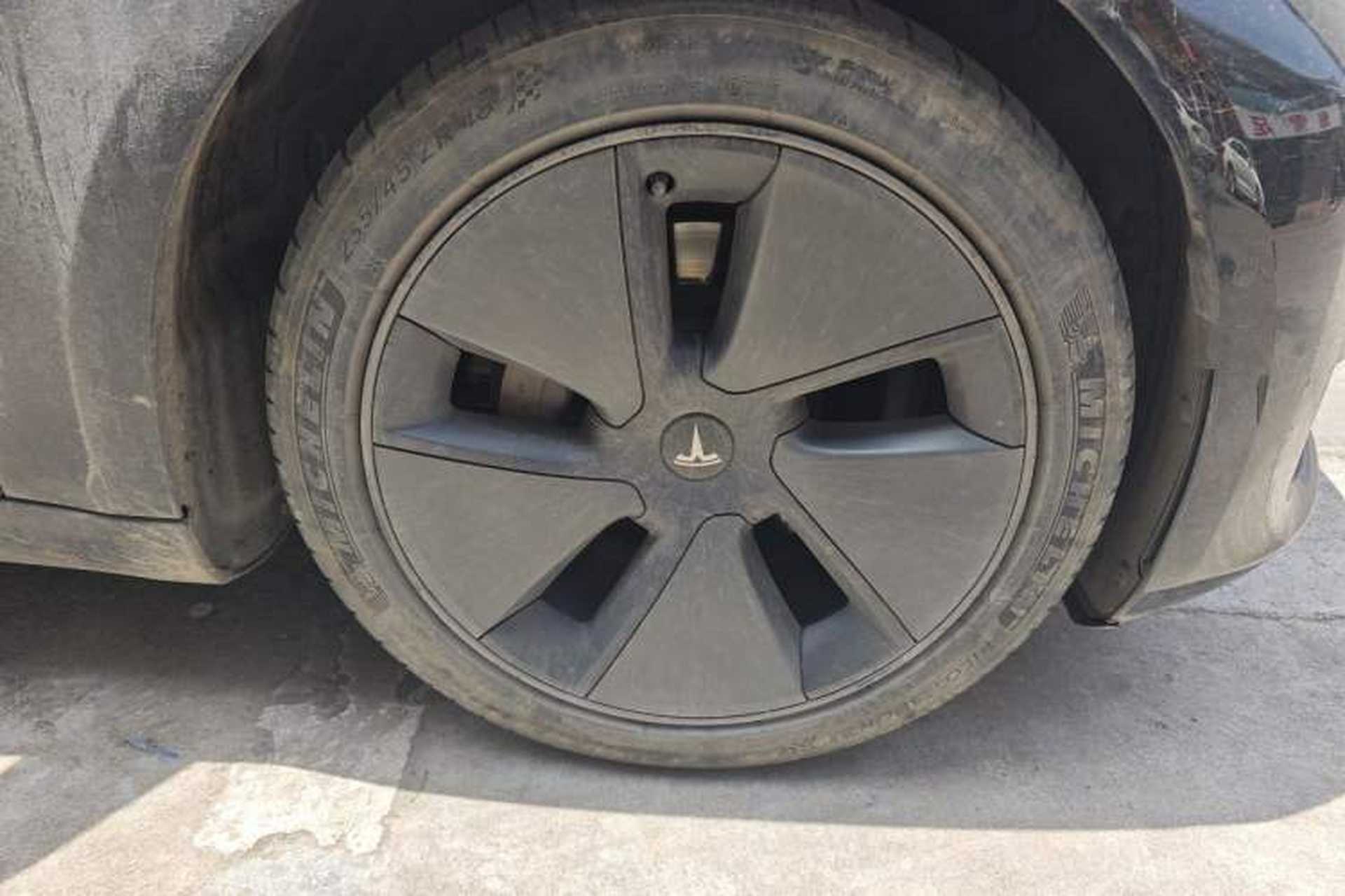 Used Tesla Model 3 2021 Standard Range Rear-Wheel Drive Upgraded Version 3D6 Right Front Wheel Hub