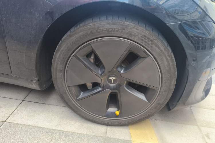 Used Tesla Model 3 2021 Standard Range Rear-Wheel Drive Upgraded Version 3D6 Right Front Wheel Hub