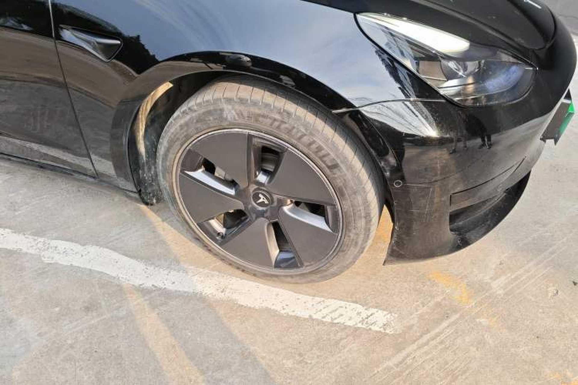 Used Tesla Model 3 2021 Standard Range Rear-Wheel Drive Upgraded Version 3D6 Right Front Wheel Hub
