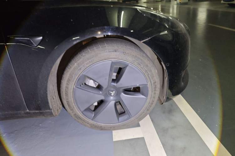 Used Tesla Model 3 2021 Standard Range Rear-Drive Upgraded Version Right Front Wheel Hub