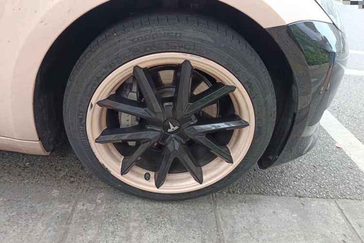 Used Tesla Model 3 2021 Standard Range Rear-Wheel Drive Upgraded Version 3D6 Right Front Wheel Hub