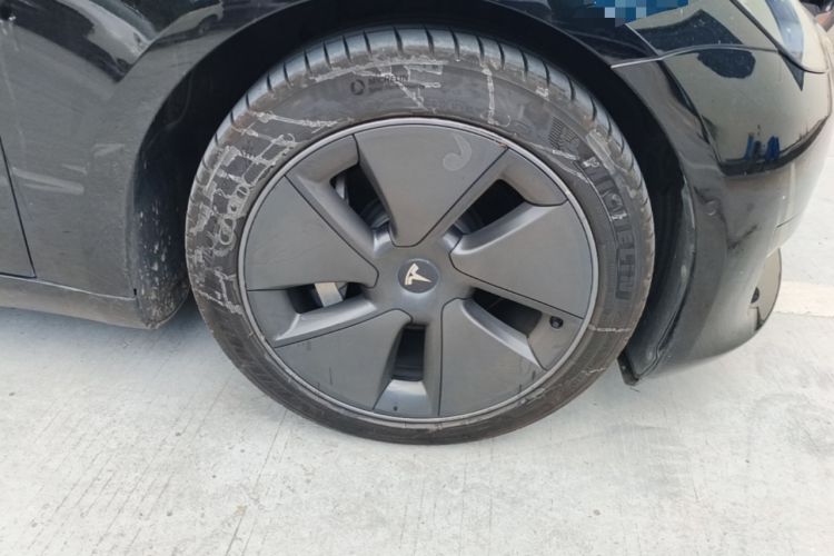 Used Tesla Model 3 2021 Standard Range Rear-Drive Upgraded Version Right Front Wheel Hub