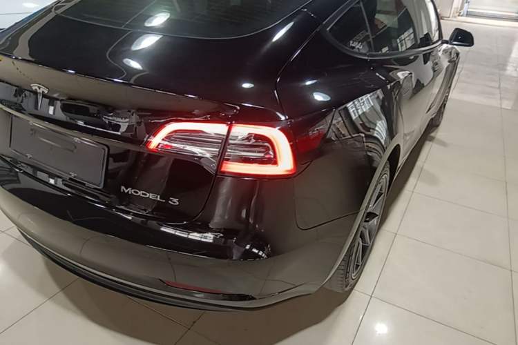 Used Tesla Model 3 2021 Standard Range Rear-Wheel Drive Upgraded Version 3D6 Right Rear Taillight