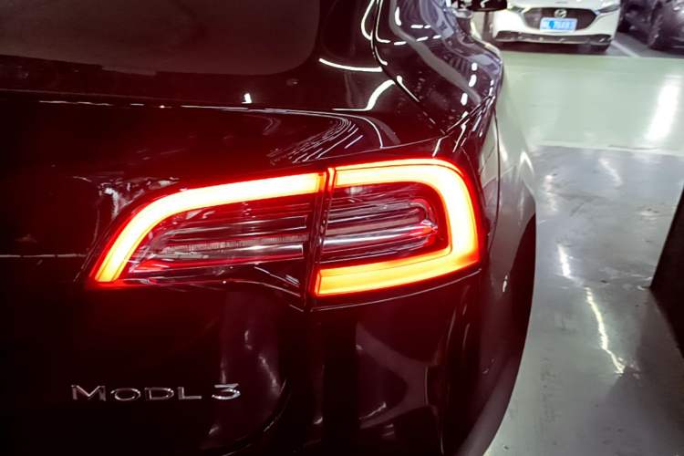 Used Tesla Model 3 2021 Standard Range Rear-Drive Upgraded Version Right Rear Taillight