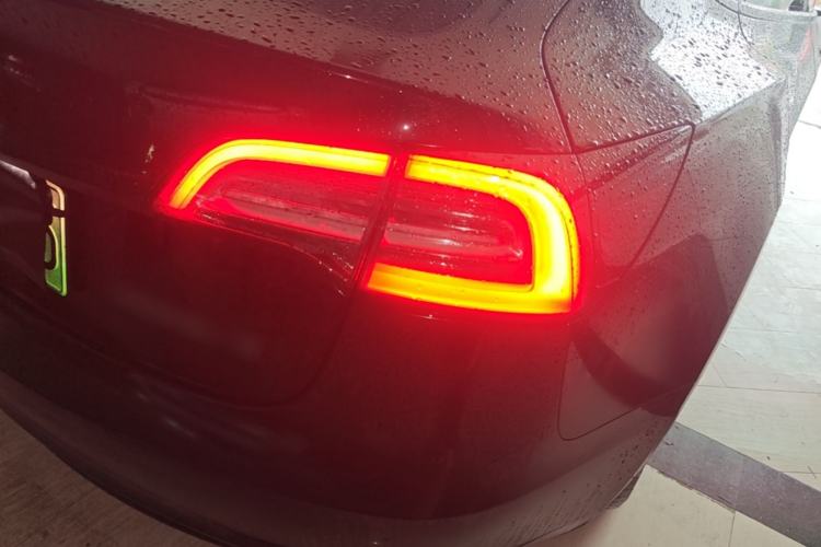 Used Tesla Model 3 2021 Standard Range Rear-Wheel Drive Upgraded Version 3D6 Right Rear Taillight