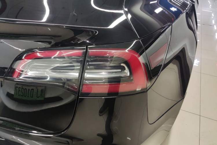 Used Tesla Model 3 2021 Standard Range Rear-Wheel Drive Upgraded Version 3D6 Right Rear Taillight