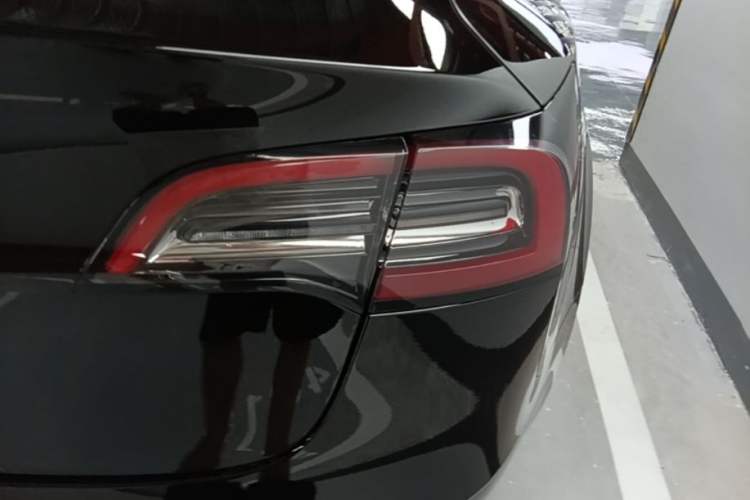 Used Tesla Model 3 2021 Standard Range Rear-Drive Upgraded Version Right Rear Taillight