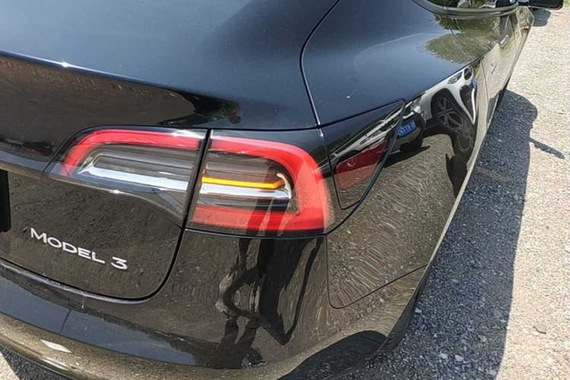 Used Tesla Model 3 2021 Standard Range Rear-Wheel Drive Upgraded Version 3D6 Right Rear Taillight