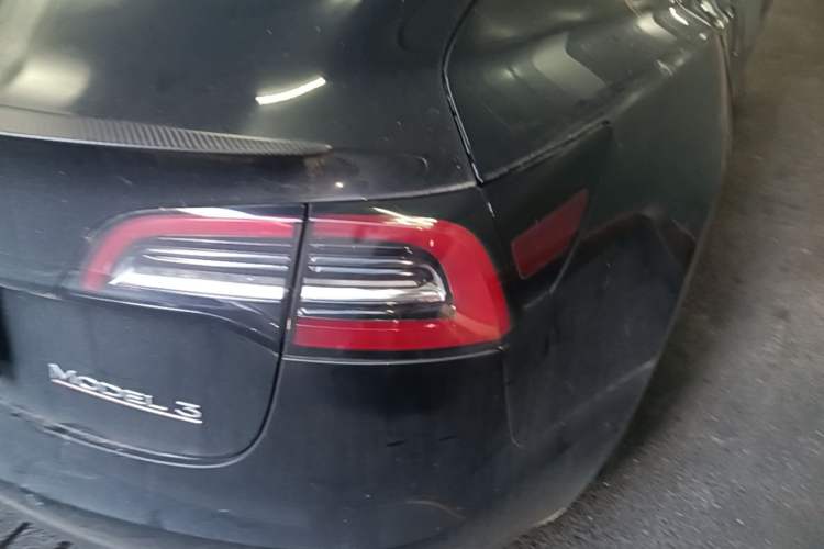 Used Tesla Model 3 2021 Revised Version II – Performance High-Performance All-Wheel-Drive Edition Right Rear Taillight