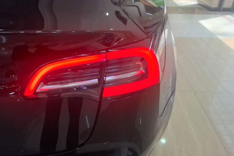 Used Tesla Model 3 2021 Standard Range Rear-Drive Upgraded Version Right Rear Taillight