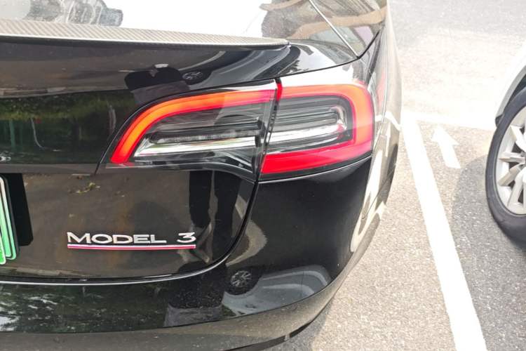 Used Tesla Model 3 2021 Revised Version II – Performance High-Performance All-Wheel-Drive Edition Right Rear Taillight