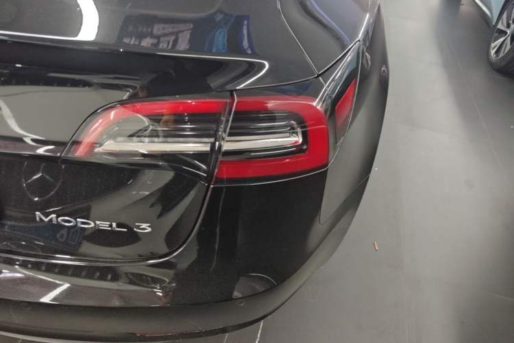 Used Tesla Model 3 2021 Standard Range Rear-Wheel Drive Upgraded Version 3D6 Right Rear Taillight