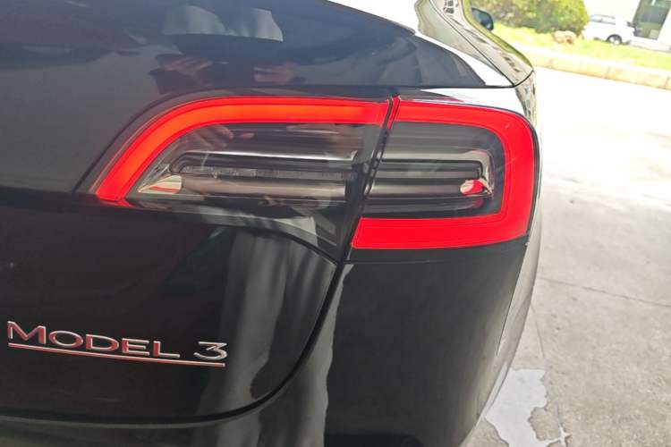 Used Tesla Model 3 2021 Performance High-Performance All-Wheel-Drive Version Right Rear Taillight