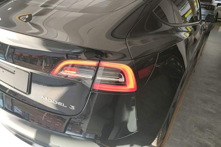 Used Tesla Model 3 2021 Standard Range Rear-Wheel Drive Upgraded Version 3D6 Right Rear Taillight