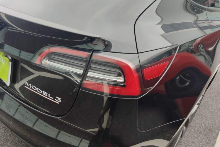 Used Tesla Model 3 2021 Performance High-Performance All-Wheel-Drive Version 3D6 Right Rear Taillight