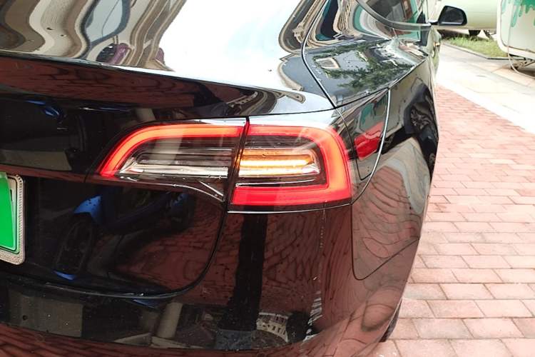 Used Tesla Model 3 2021 Standard Range Rear-Drive Upgraded Version Right Rear Taillight