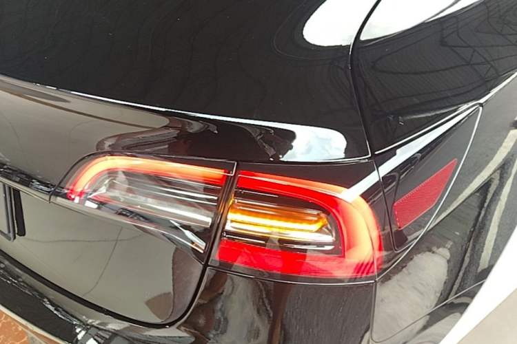 Used Tesla Model 3 2021 Standard Range Rear-Drive Upgraded Version Right Rear Taillight