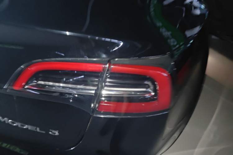 Used Tesla Model 3 2021 Standard Range Rear-Wheel Drive Upgraded Version 3D6 Right Rear Taillight