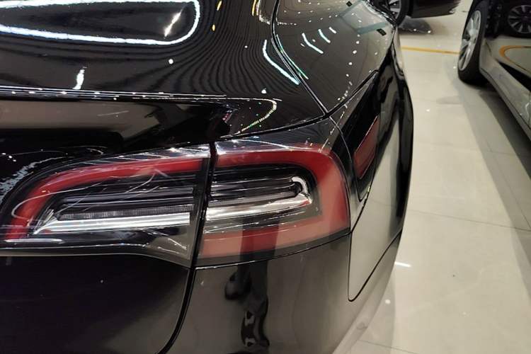 Used Tesla Model 3 2021 Standard Range Rear-Drive Upgraded Version Right Rear Taillight