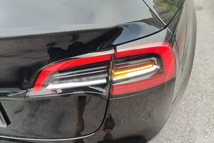 Used Tesla Model 3 2021 Standard Range Rear-Drive Upgraded Version Right Rear Taillight