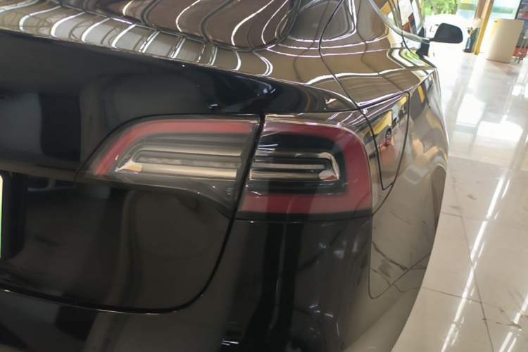 Used Tesla Model 3 2021 Standard Range Rear-Wheel Drive Upgraded Version 3D6 Right Rear Taillight