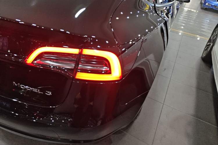 Used Tesla Model 3 2021 Standard Range Rear-Wheel Drive Upgraded Version 3D6 Right Rear Taillight