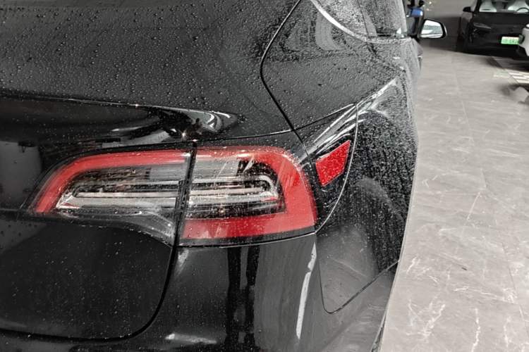 Used Tesla Model 3 2021 Performance High-Performance All-Wheel-Drive Version 3D6 Right Rear Taillight