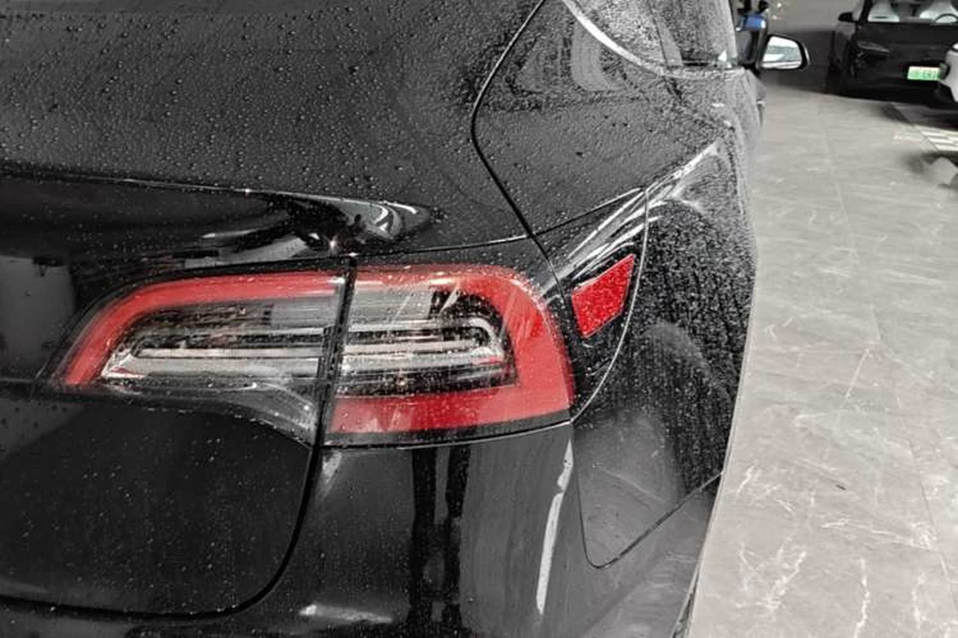 Used Tesla Model 3 2021 Performance High-Performance All-Wheel-Drive Version 3D6 Right Rear Taillight