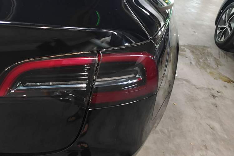 Used Tesla Model 3 2021 Revised Performance Version with All-Wheel Drive 3D1 Right Rear Taillight