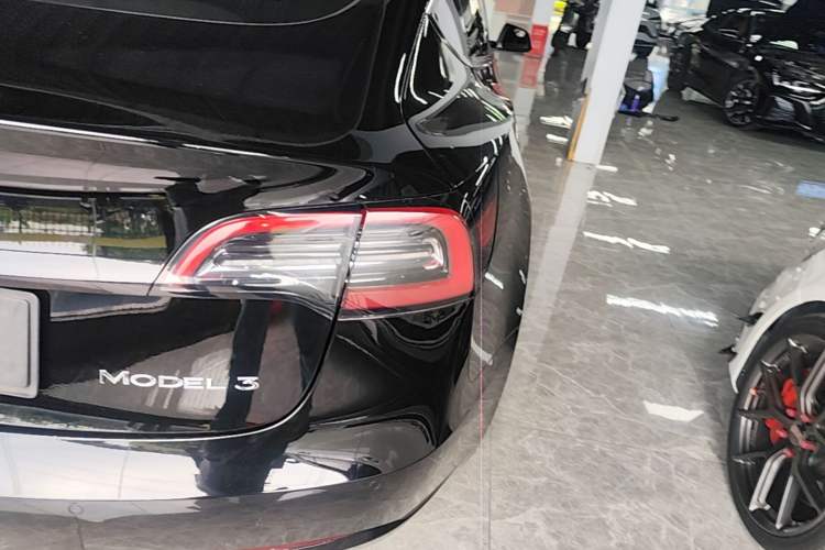 Used Tesla Model 3 2021 Standard Range Rear-Drive Upgraded Version Right Rear Taillight