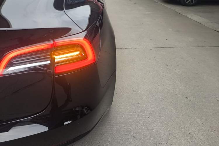 Used Tesla Model 3 2021 Revised Version Standard Range Rear-Wheel Drive Upgraded Edition 3D1 Right Rear Taillight