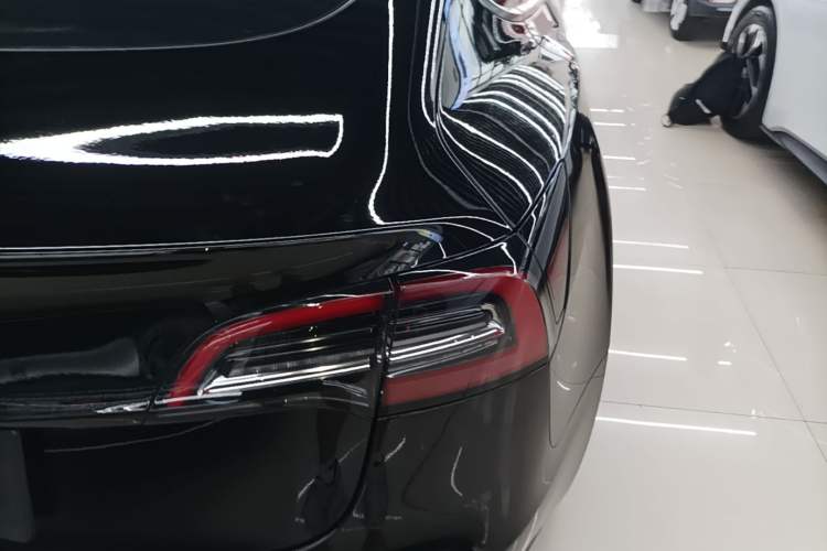 Used Tesla Model 3 2021 Standard Range Rear-Wheel Drive Upgraded Version 3D6 Right Rear Taillight