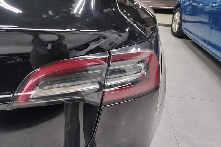 Used Tesla Model 3 2021 Standard Range Rear-Wheel Drive Upgraded Version 3D6 Right Rear Taillight