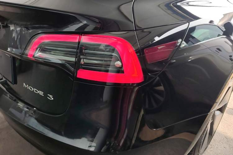 Used Tesla Model 3 2021 Standard Range Rear-Wheel Drive Upgraded Version 3D6 Right Rear Taillight
