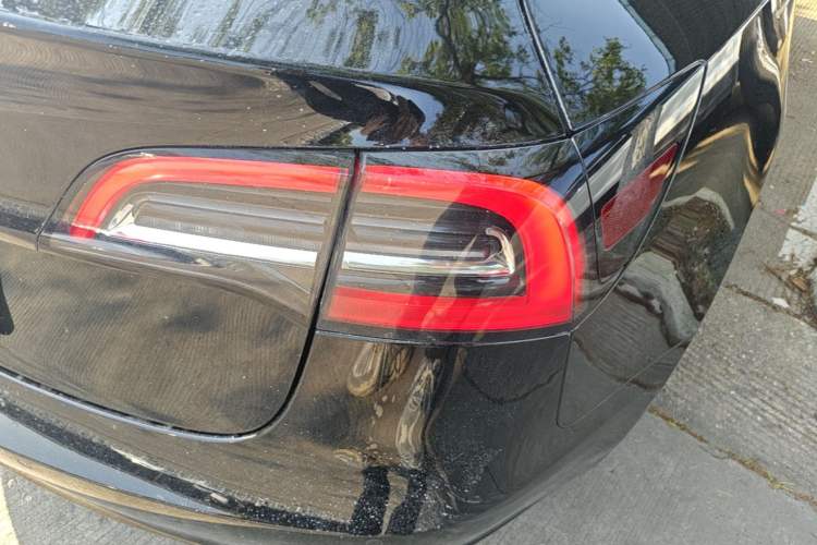 Used Tesla Model 3 2021 Standard Range Rear-Drive Upgraded Version Right Rear Taillight