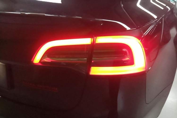 Used Tesla Model 3 2021 Standard Range Rear-Wheel Drive Upgraded Version 3D6 Right Rear Taillight