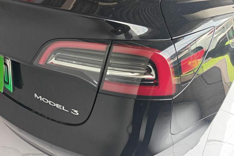 Used Tesla Model 3 2021 Standard Range Rear-Wheel Drive Upgraded Version 3D6 Right Rear Taillight