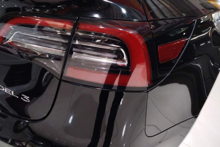 Used Tesla Model 3 2021 Standard Range Rear-Wheel Drive Upgraded Version 3D6 Right Rear Taillight