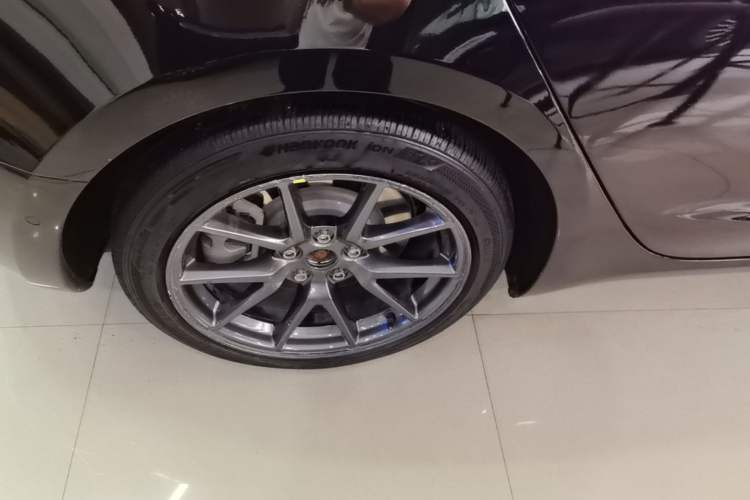 Used Tesla Model 3 2021 Standard Range Rear-Drive Upgraded Version Right Rear Wheel Hub