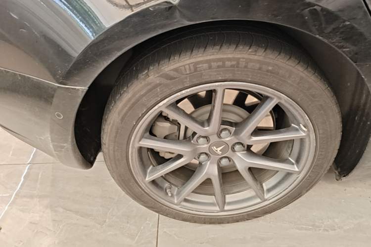 Used Tesla Model 3 2021 Standard Range Rear-Wheel Drive Upgraded Version 3D6 Right Rear Wheel Hub