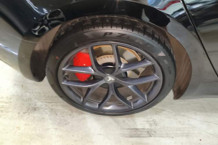 Used Tesla Model 3 2021 Performance High-Performance All-Wheel-Drive Version Right Rear Wheel Hub