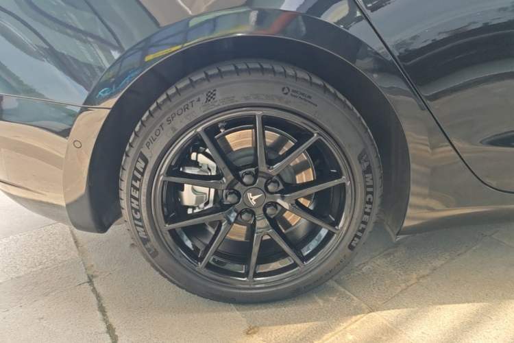 Used Tesla Model 3 2021 Standard Range Rear-Wheel Drive Upgraded Version 3D6 Right Rear Wheel Hub